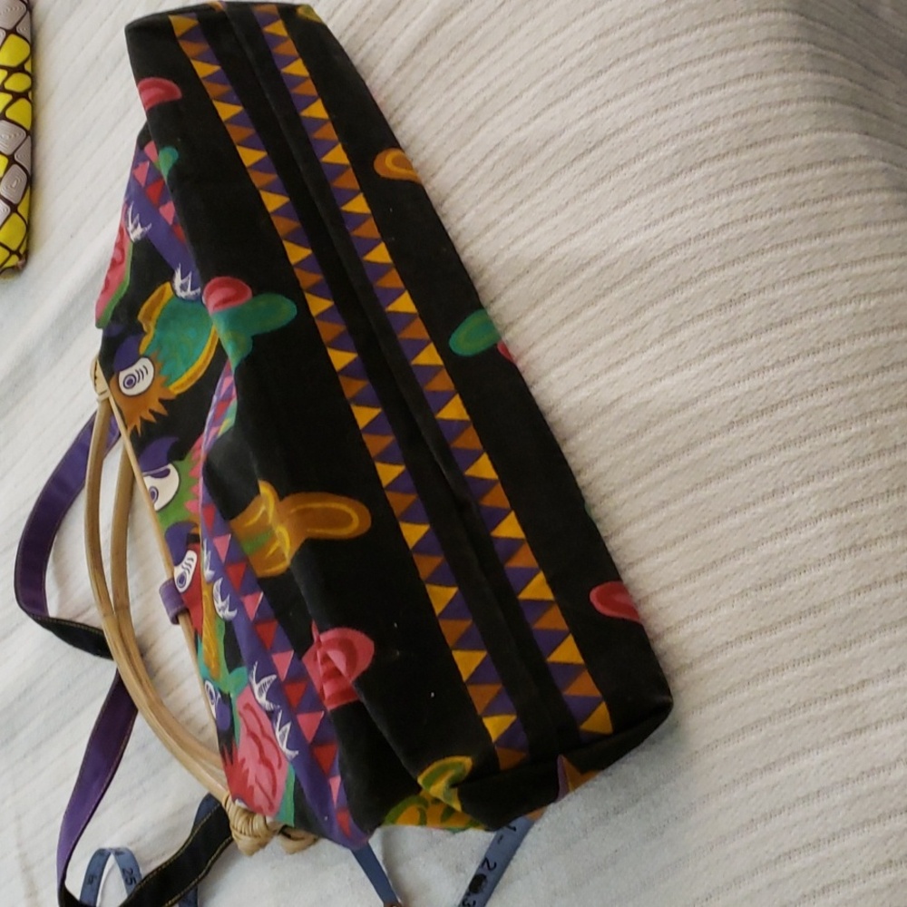 Colorful Parrot Print Handbag - Picture 4 of 4